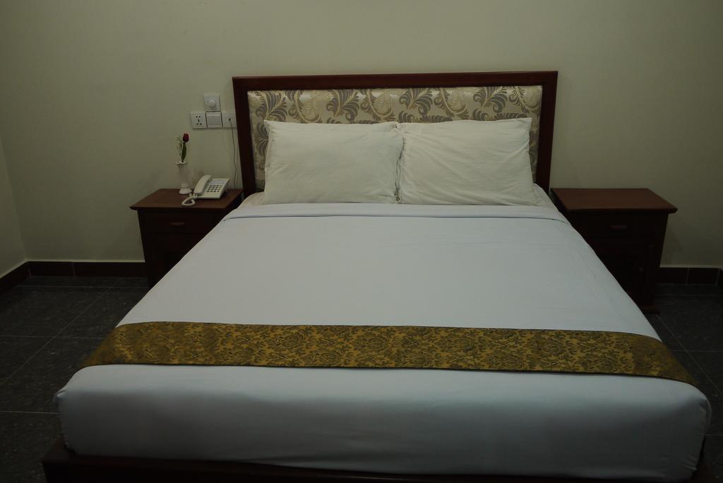 Tan Tower Hotel พนมเปญ ภายนอก รูปภาพ